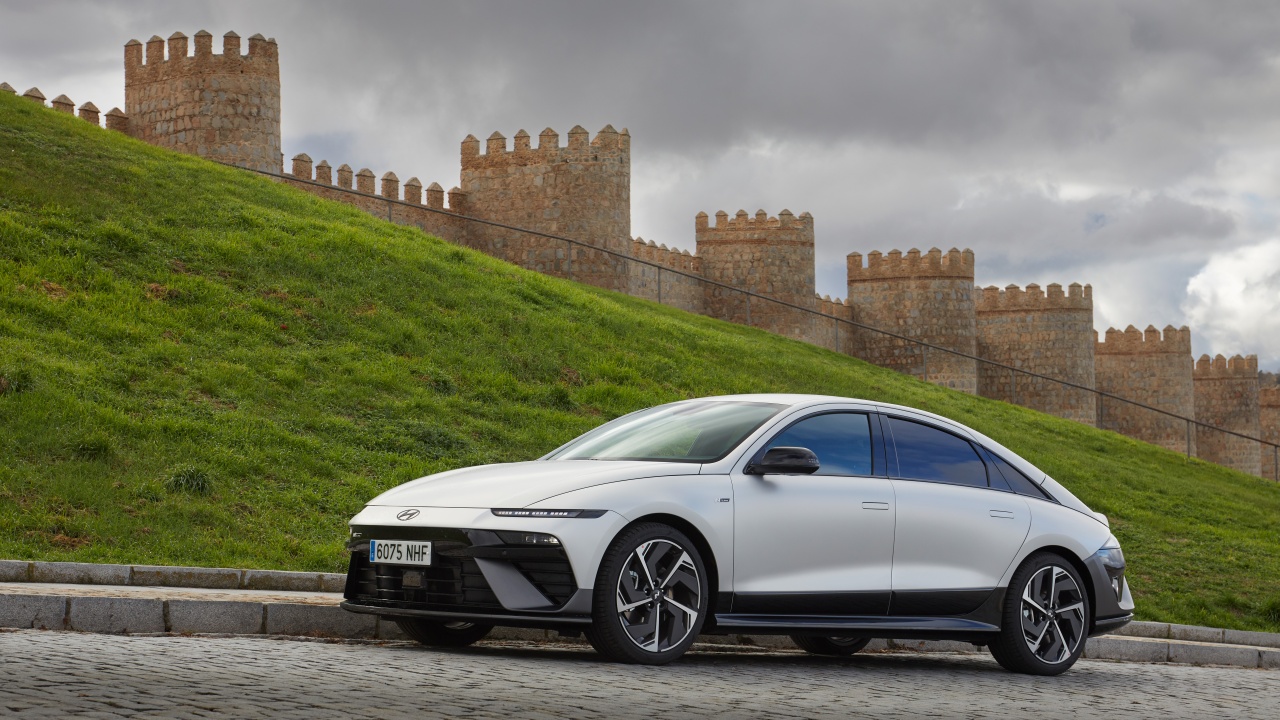 Probamos el Hyundai Ioniq 6 N Line, elegancia con aires deportivos en una berlina eléctrica que roza los 700 km de autonomía