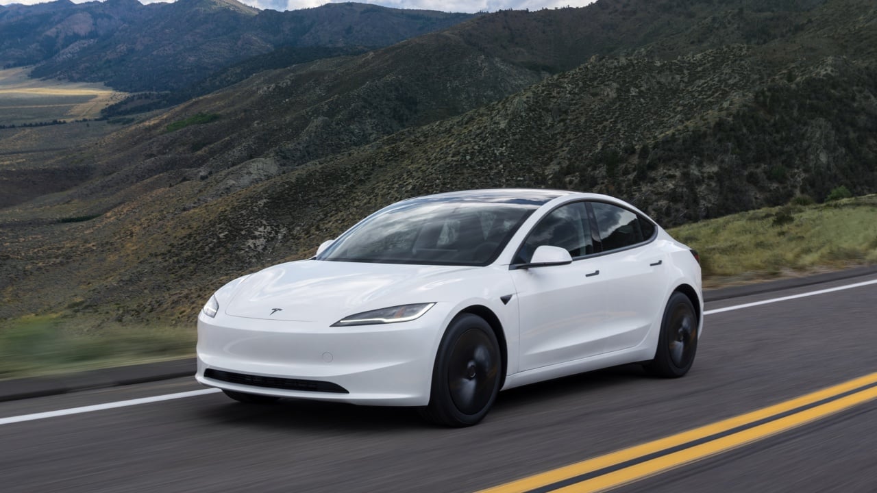 Las marcas chinas despegan en España mientras el 19% de los conductores de eléctricos da la espalda a Tesla