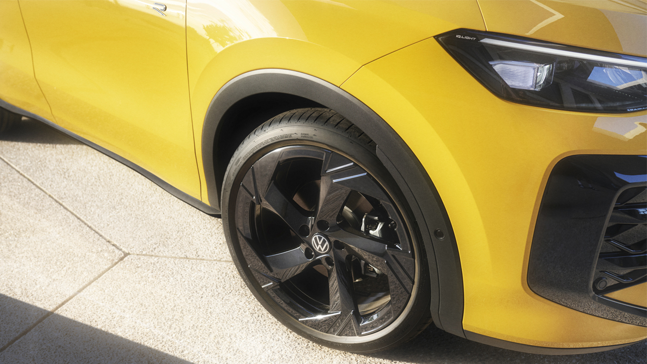 Esto es lo que Volkswagen no quería enseñar aún, el  nuevo T-Roc R se adelanta y deja ver su lado más radical