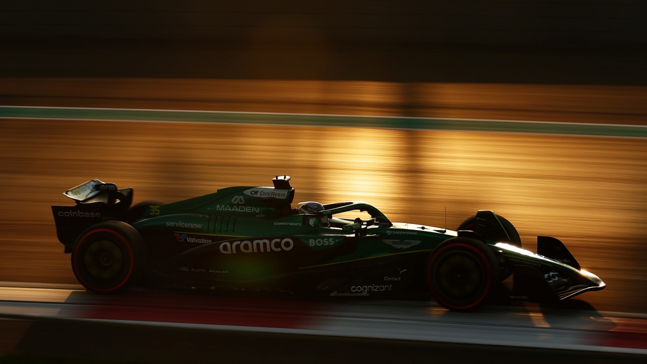 Aston Martin termina la temporada liderando el test de Abu Dhabi con los neumáticos de 2026 como protagonistas
