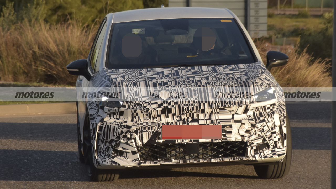 El CUPRA Born 2026 se adelanta a la crisis eléctrica de Volkswagen con más tecnología y un diseño radical