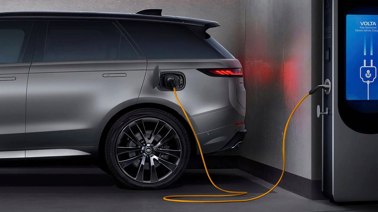 Europa valora convertir los PHEV en eléctricos… y al mismo tiempo planea nuevos impuestos a los eléctricos