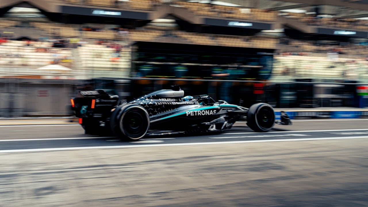 Russell supera a Norris por 4 milésimas en los últimos libres en Abu Dhabi, Alonso 4º y Hamilton acaba en el muro