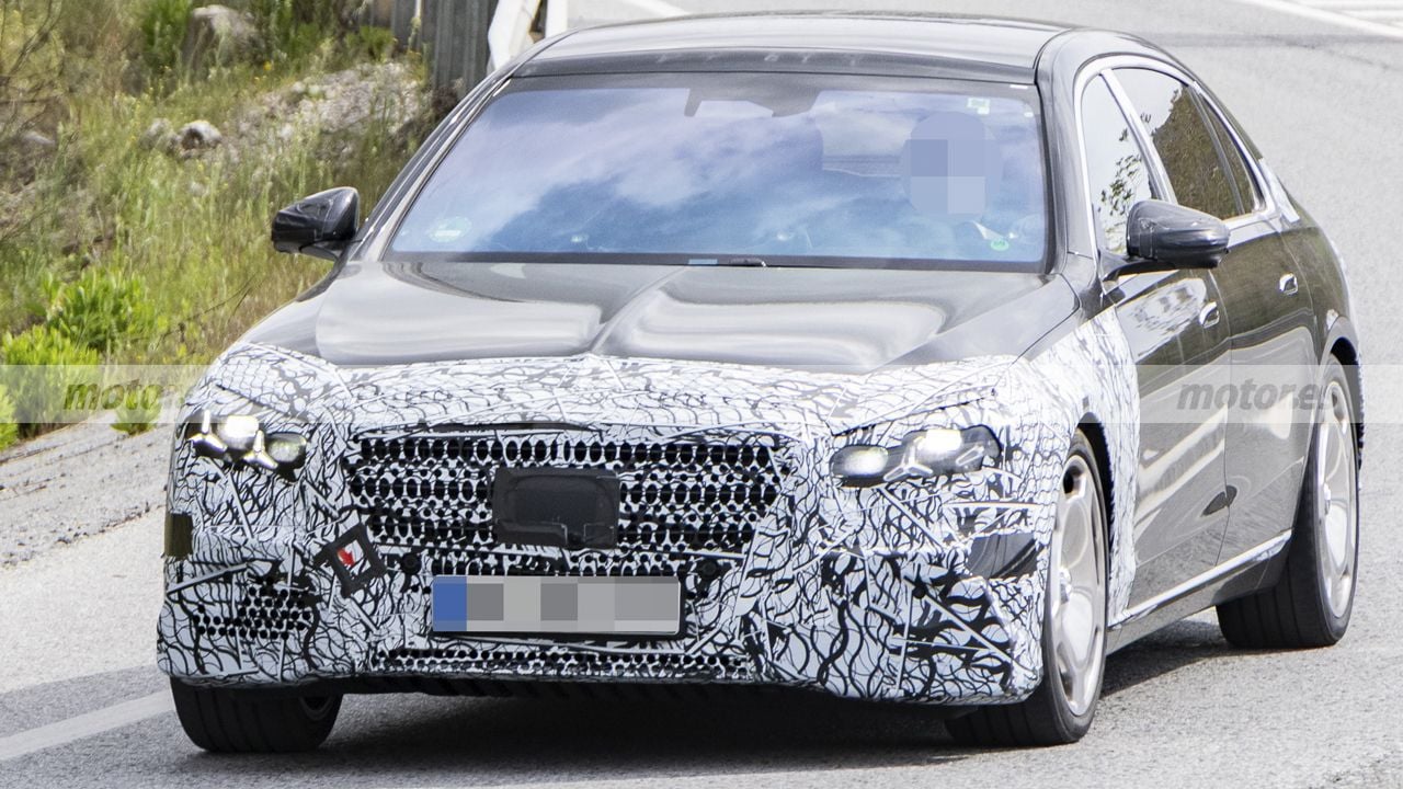 Mercedes se plantea retrasar el facelift del Maybach Clase S 2026, lujo, tecnología y una jugada estratégica