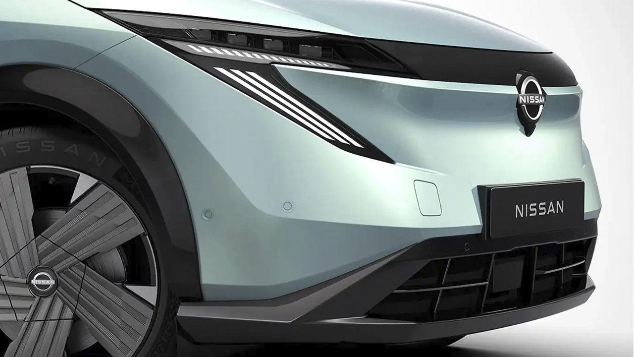 El Nissan Ariya 2026 deja ver más de su rediseño justo cuando su lanzamiento en Europa empieza a complicarse