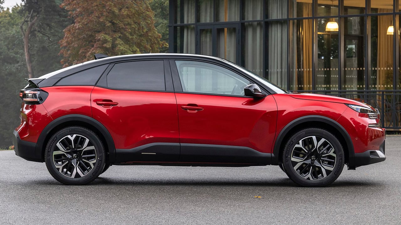 Es más barato que el KIA Ceed, con etiqueta ECO y 7.700 € menos, este compacto con buen maletero es un chollo difícil de igualar