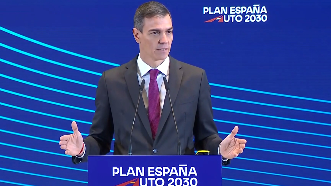 El Gobierno acaba con el MOVES III y lanza el Plan Auto Plus con ayudas directas al coche eléctrico