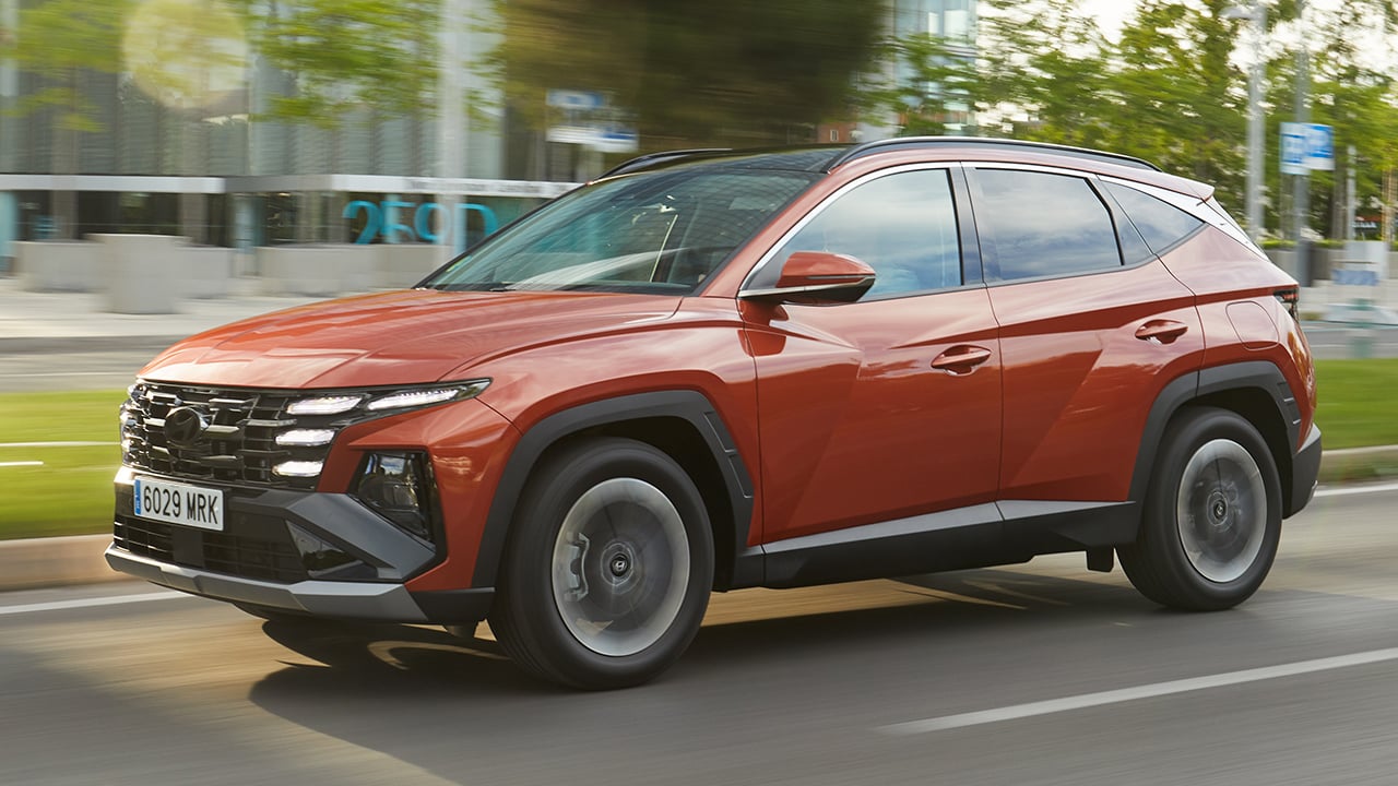 El mejorado Hyundai Tucson híbrido ya tiene precios, llega la versión HEV con extra de potencia para superar al Nissan Qashqai