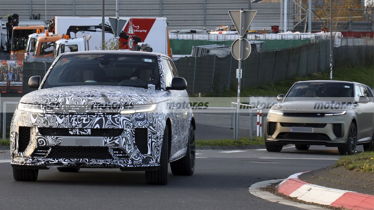 El Range Rover Sport SV reaparece camuflado… y esos escapes no mienten, son los de un monstruo de 250.000 €