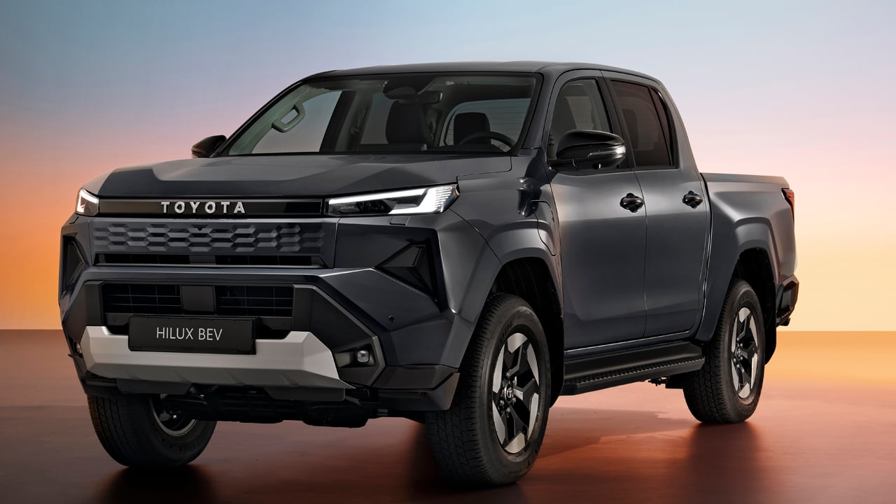 Toyota lanza la nueva Hilux eléctrica y sus precios… te van a sorprender tanto como su autonomía