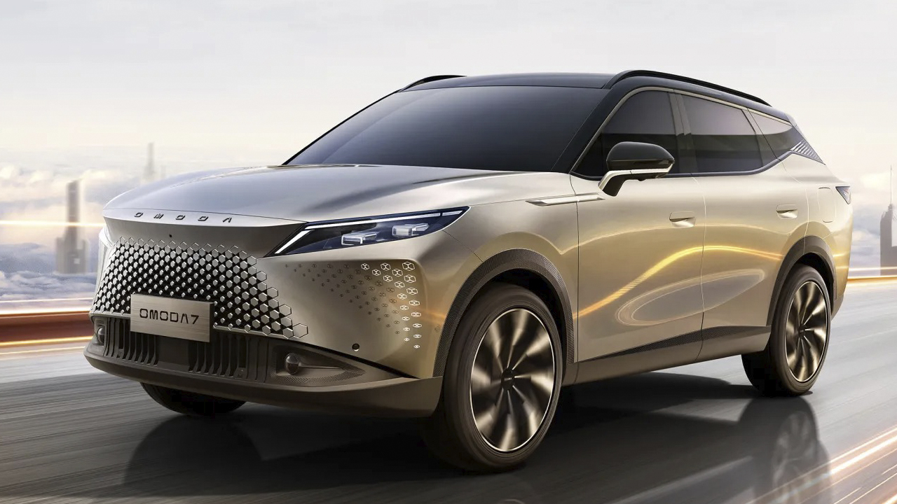 El nuevo OMODA 7 irrumpe en España, más de 1.200 km de autonomía y precios que humillan al RAV4