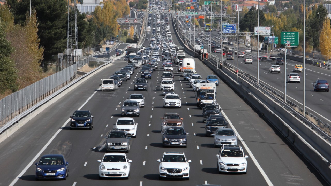 El coche autónomo no va solo de tecnología: la gran oportunidad para el clima y el transporte público