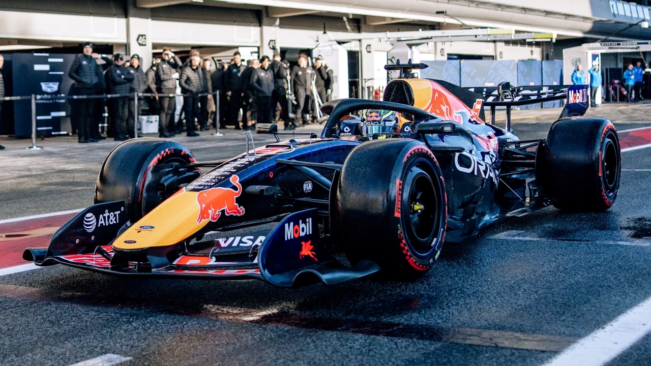 Hadjar pone al Red Bull en lo más alto en un estreno con Alonso y Sainz desaparecidos
