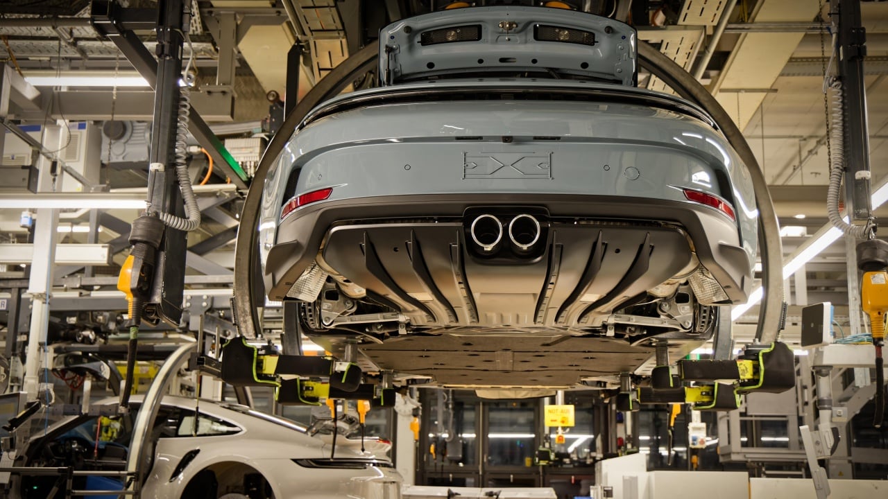 Desde sus fábricas hasta sus concesionarios (y viceversa), los fabricantes de coches enfrentan esta situación en 2026