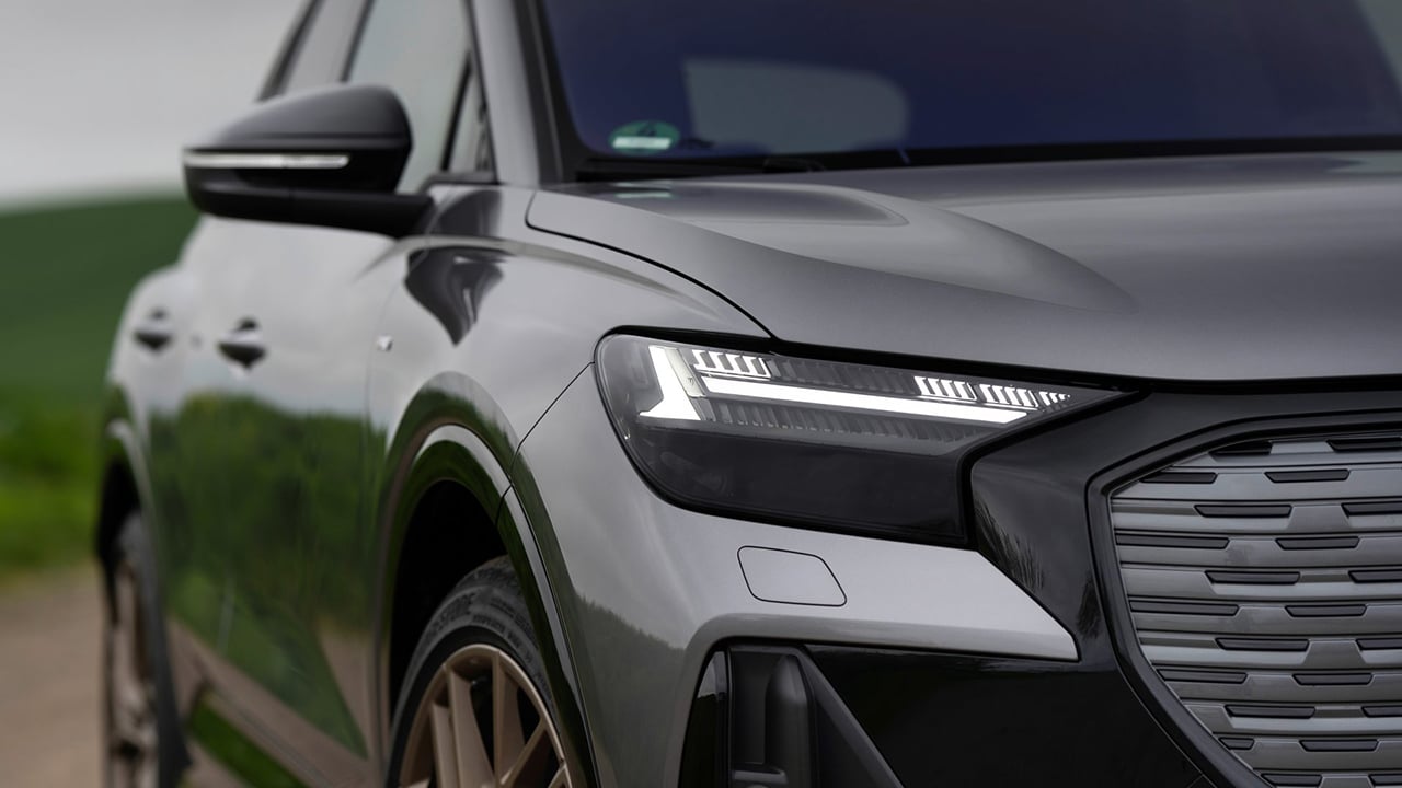 Audi mueve ficha con su SUV eléctrico, más de 11.600 € de rebaja y un maletero que supera al BMW iX1