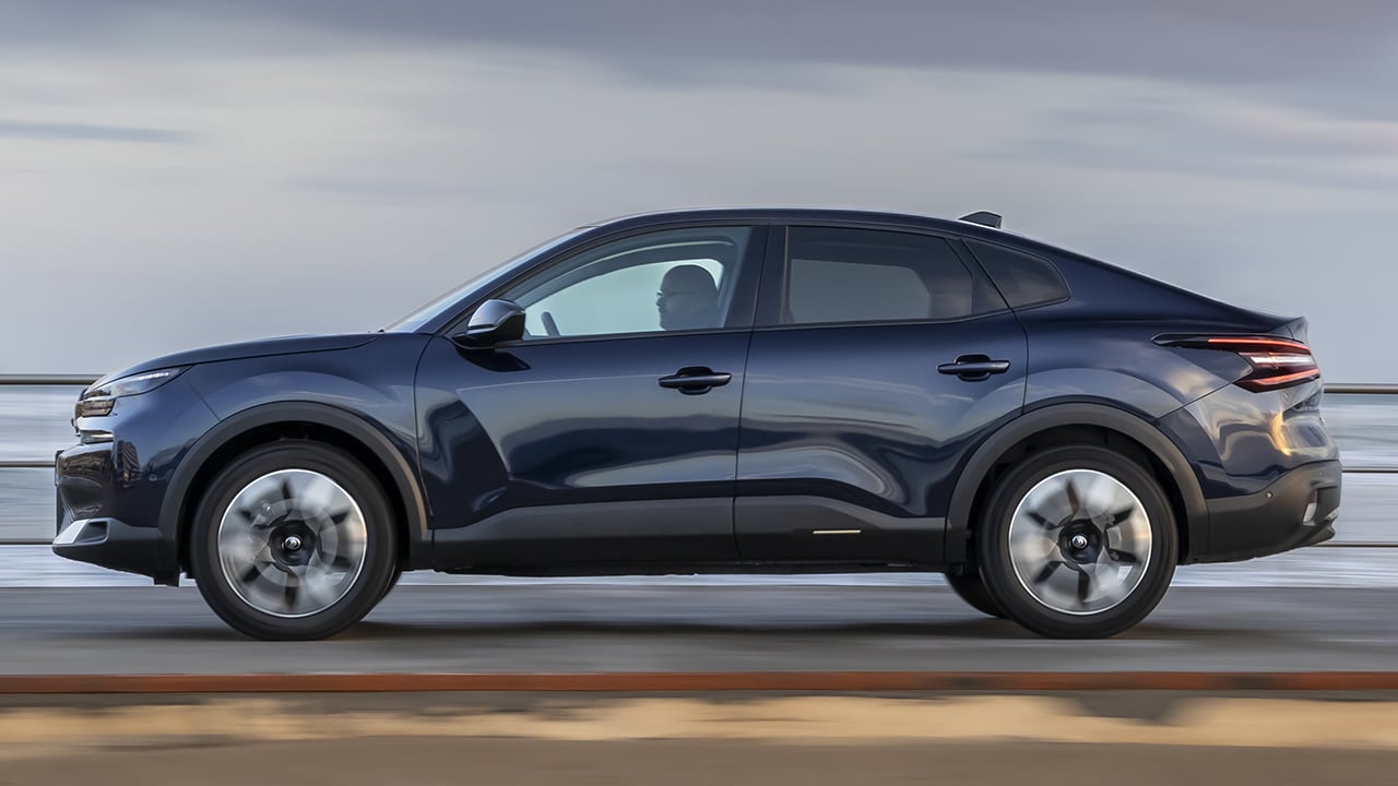 El Dacia Logan fue el coche barato definitivo, ahora este sedán hecho en España con 9.300 € de rebaja ocupa su lugar