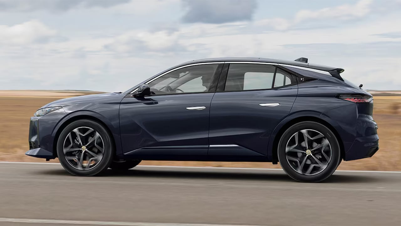 El compacto que planta cara al BMW Serie 1 se vuelve más interesante con 2.700 € menos y consumo mínimo