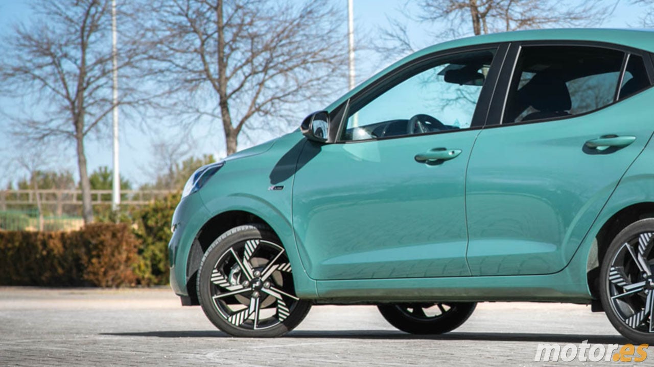 Cuesta poco, gasta solo 5,1 L/100 km y ahora tiene 2.400 € de rebaja, este coche urbano sale a cuenta