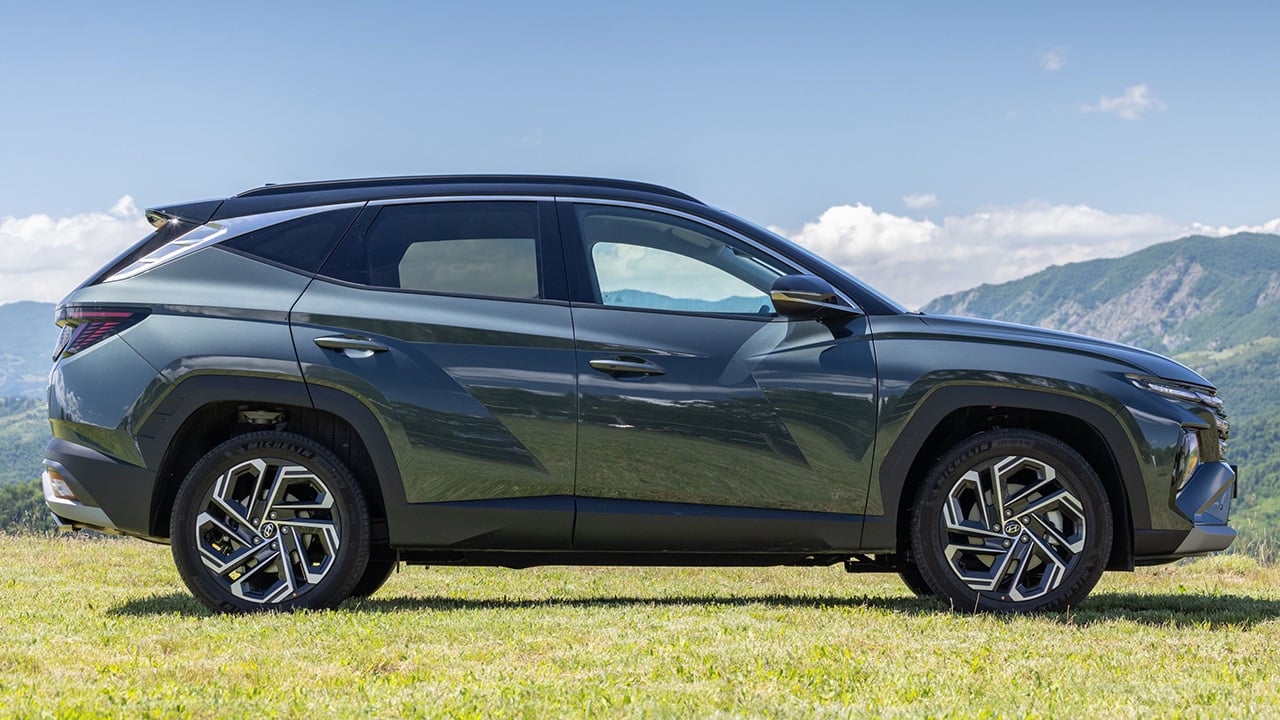 Si no quieres un eléctrico, este SUV híbrido hace 70 km en modo eléctrico y con 7.300 € de rebaja, cuesta como uno chino