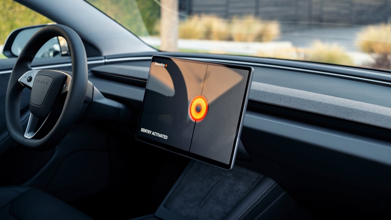 Decisión polémica de Elon Musk en Tesla: el FSD será de pago por suscripción a partir de esta fecha