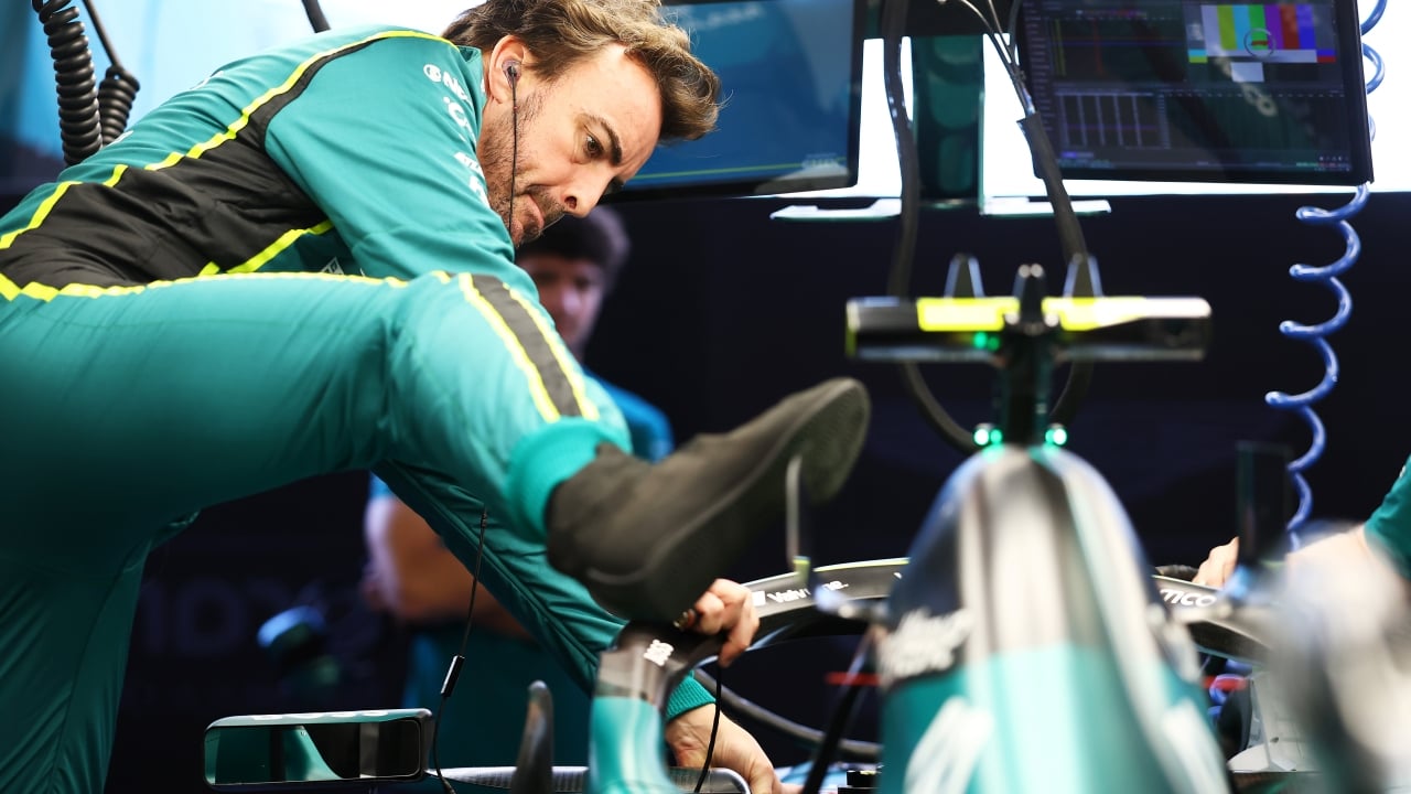 Alonso no esconde su decepción con el Aston Martin: “Está claro que necesitamos mejorar el ritmo”