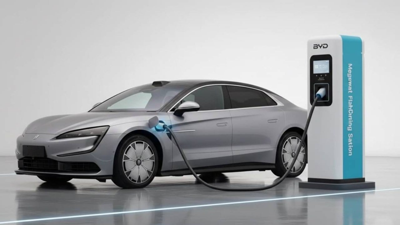 China ya manda en eléctricos y baterías: BYD y Xpeng quieren adueñarse ahora del cargador ultrarrápido en Europa