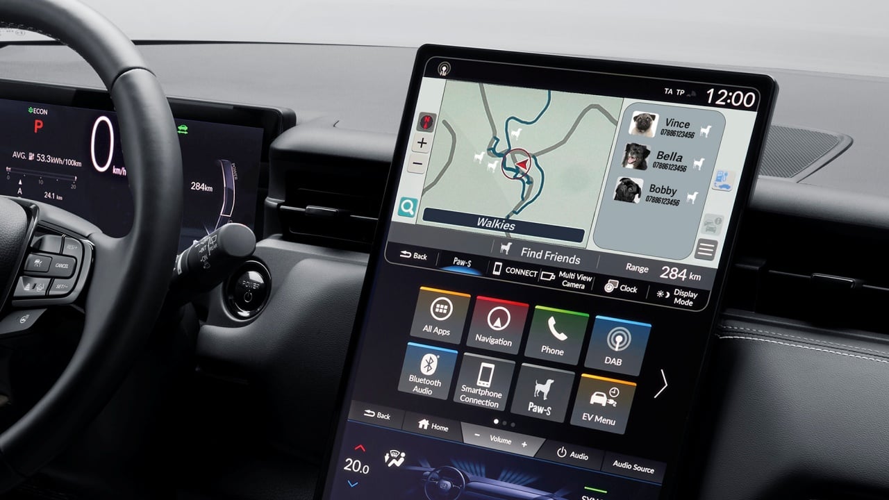 El diseñador del iPhone carga contra las pantallas de los coches: "Es una tecnología equivocada"