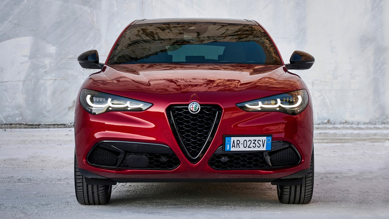 Con 17.500 € de rebaja el Alfa Romeo Stelvio supera al BMW X3, no tiene rival en precio y en dinámica