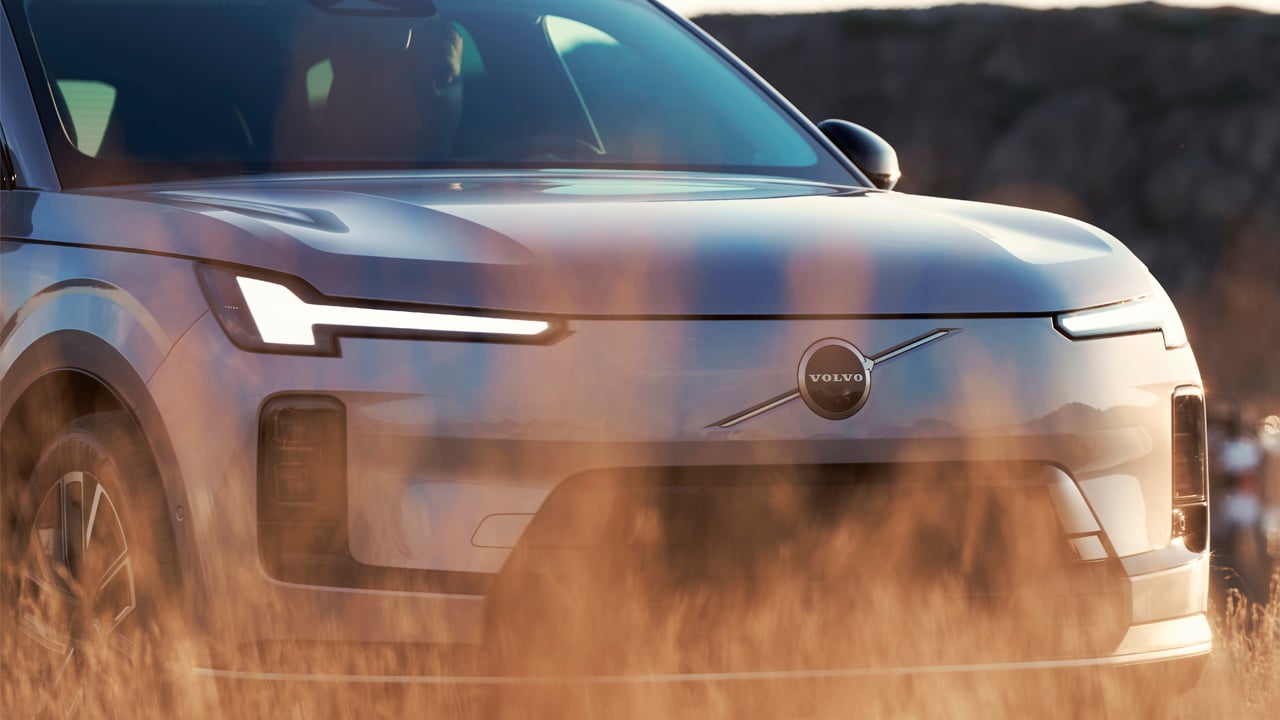 Los nuevos faros de Volvo no son solo diseño, hacen cosas que otros coches aún no pueden