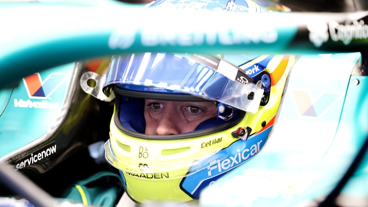 Desastre total de Aston Martin en Shanghái: más lentos que Cadillac, otra batería a la basura y las manos de Alonso no aguantan