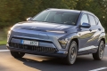 Hyundai aprieta con el KONA CERO más equipado, baja 11.700 € y con 440 km de autonomía pone nervioso al Jaecoo 5