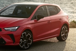 Con 4.400 € de descuento, este coche superventas cuesta como un Sandero y encima es español