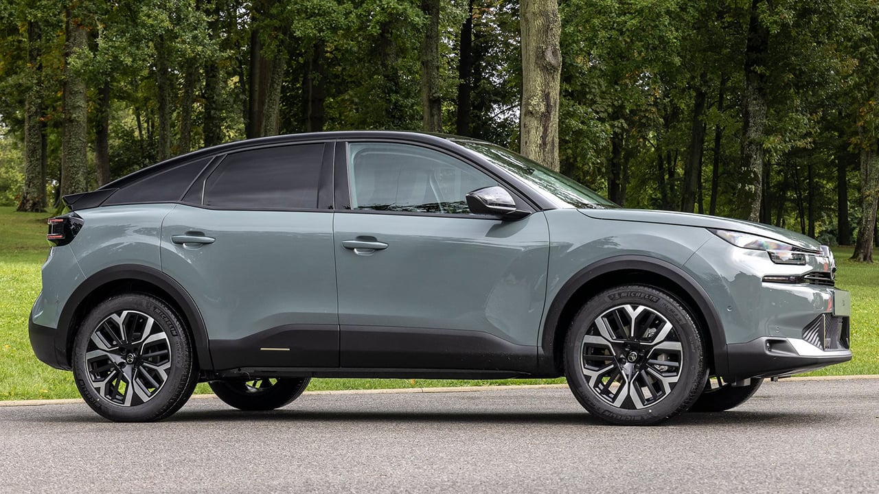 8.000 € de descuento y la etiqueta ECO hacen de este “Made in Spain” con aspecto tipo SUV un chollo que ni Dacia puede obviar