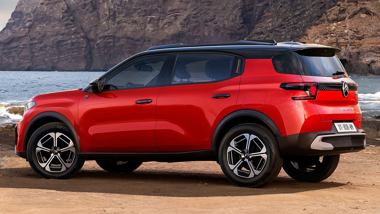 Cuesta como un BYD Atto 2 pero tiene hasta 7 plazas, un maletero enorme, 420 km de autonomía y no es chino, sino europeo