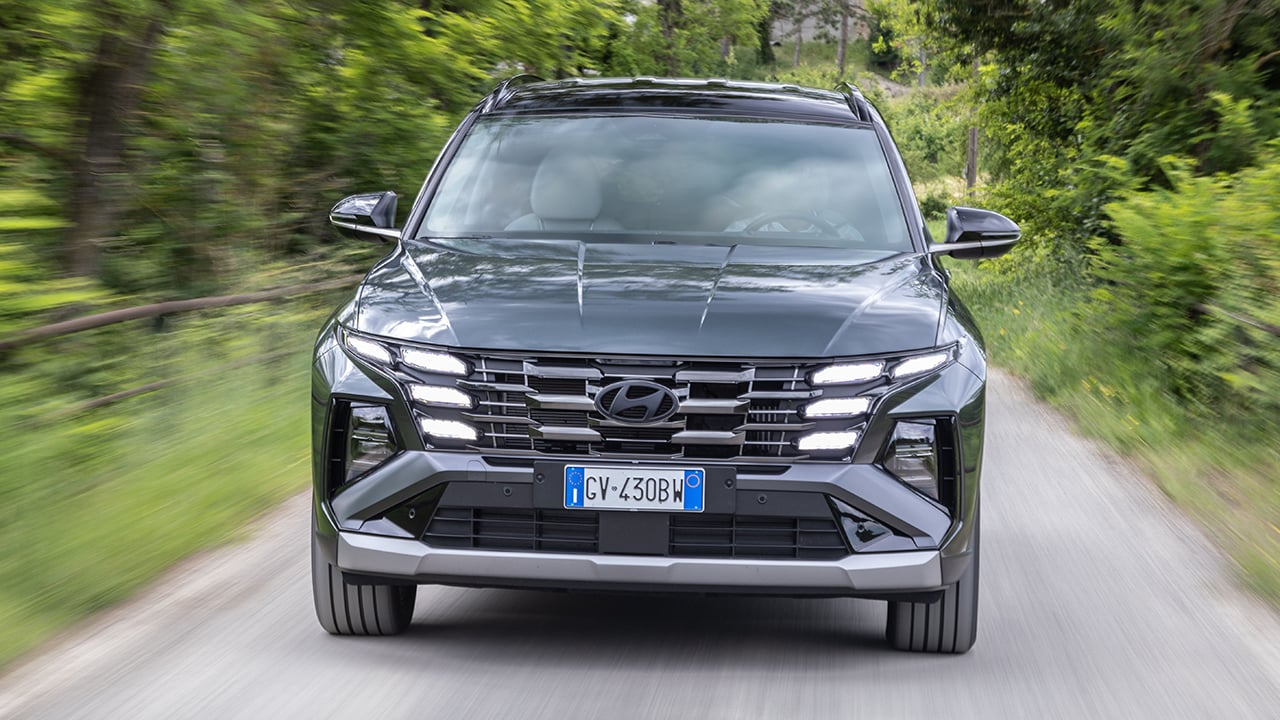 El Hyundai TUCSON que lo tiene todo se desploma 8.300 €, hace 70 km sin gastar gasolina, etiqueta CERO y maletero amplio