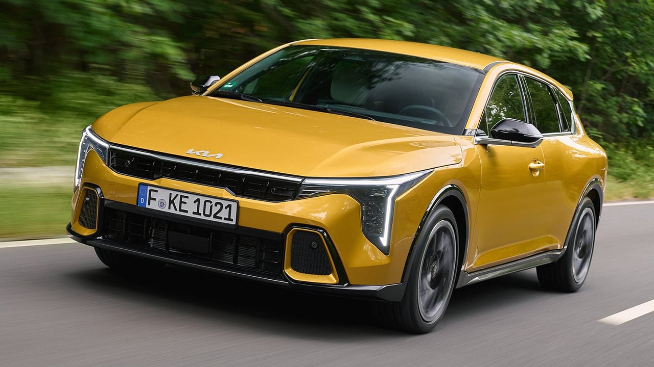 3.400 € más barato que un Skoda Scala, con etiqueta ECO y buen maletero, el nuevo KIA K4 es el chollo que estabas esperando