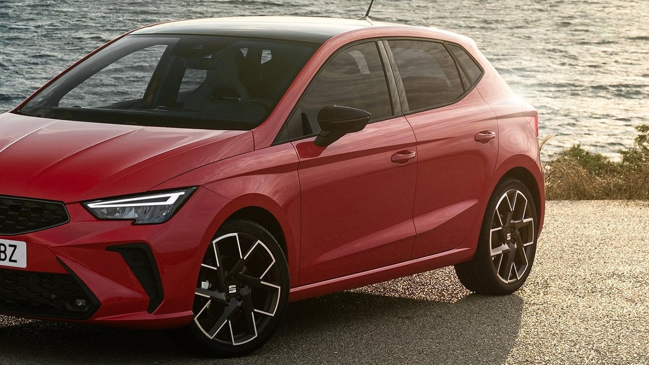 Con 4.400 € de descuento, este coche superventas cuesta como un Sandero y encima es español