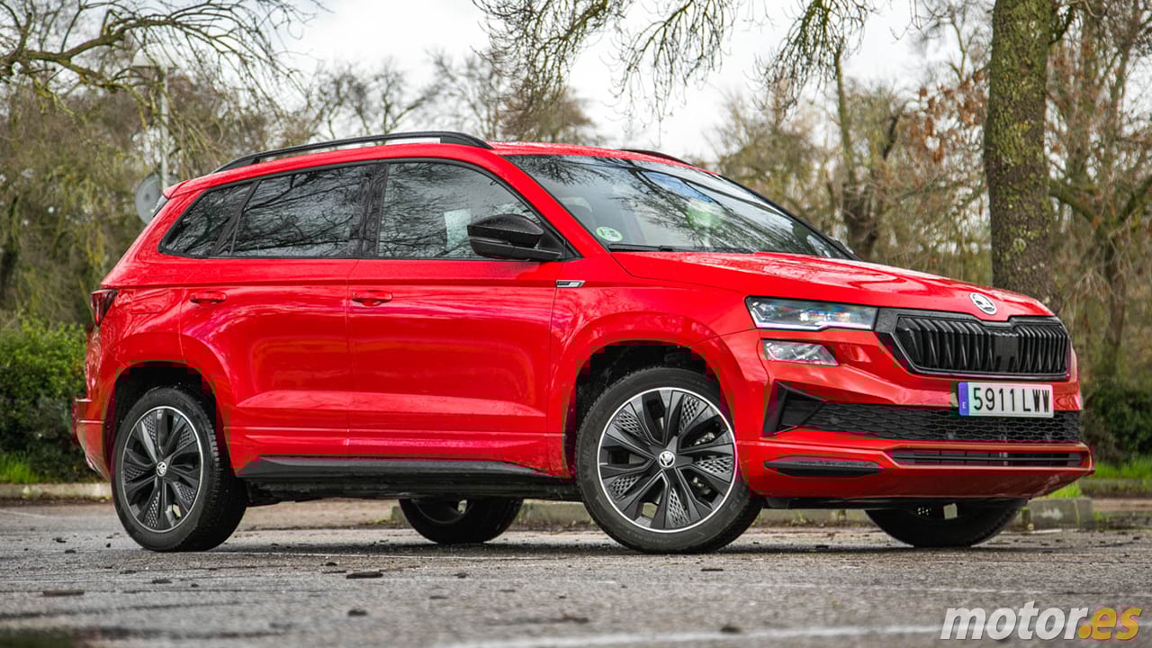 El Skoda Karoq es un viejo conocido pero, con su nueva gama 2026 que ya tiene precios, es la alternativa lógica a los SUV chinos