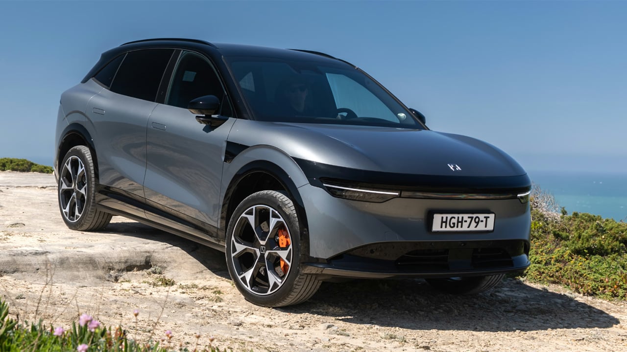 Zeekr aprieta al Mercedes GLC eléctrico con el nuevo 7X, estos son los precios de un SUV que derrocha tecnología