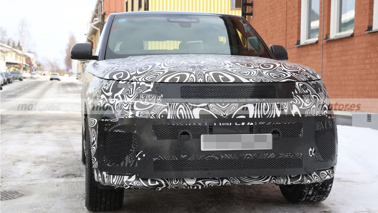 El Range Rover Sport 2027 se deja ver en fotos espía con cambios en diseño y tecnología
