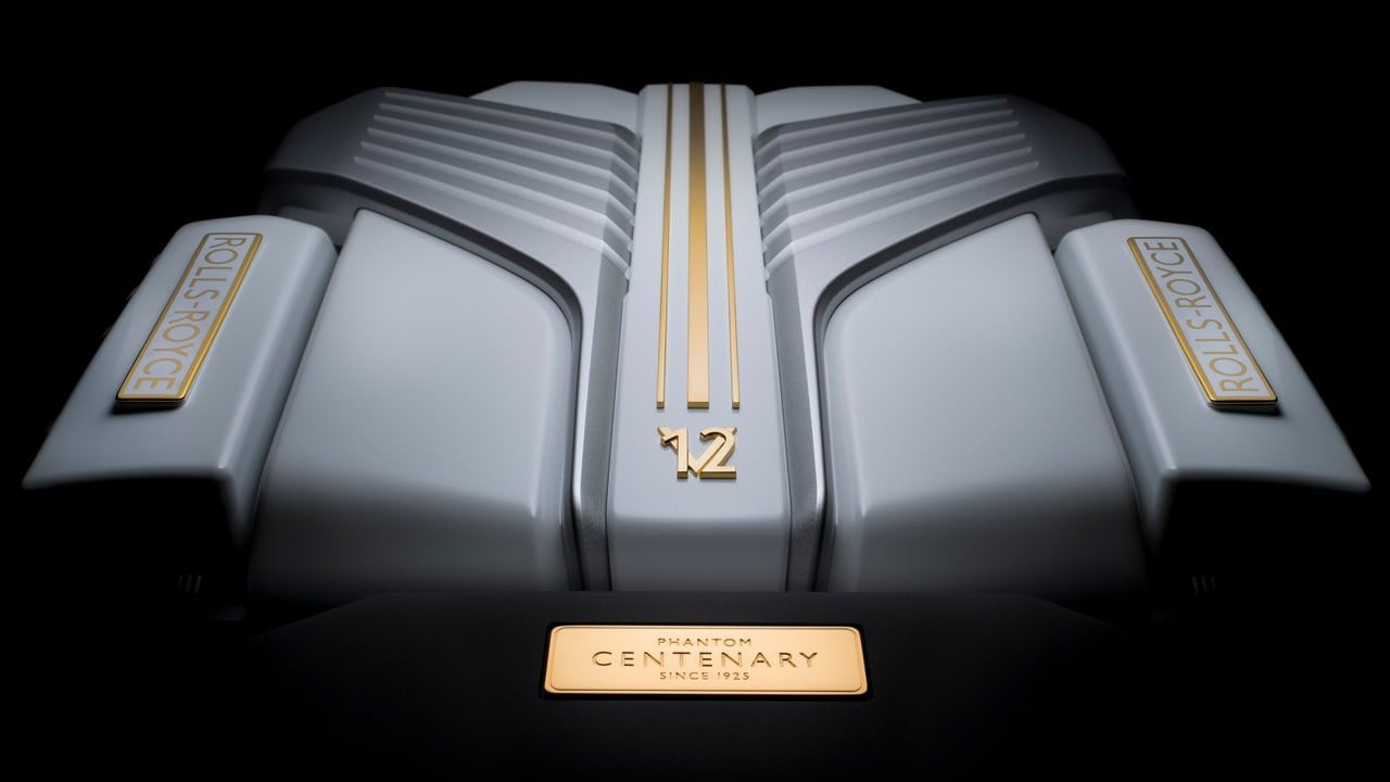 El V12 gana al enchufe: sus clientes “prefieren un motor V12”, dicen, y por eso no habrá eléctrico