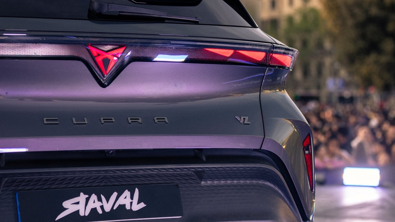 Así queda el tablero de los 4 nuevos Volkswagen hechos en España: el CUPRA Raval arranca en cabeza