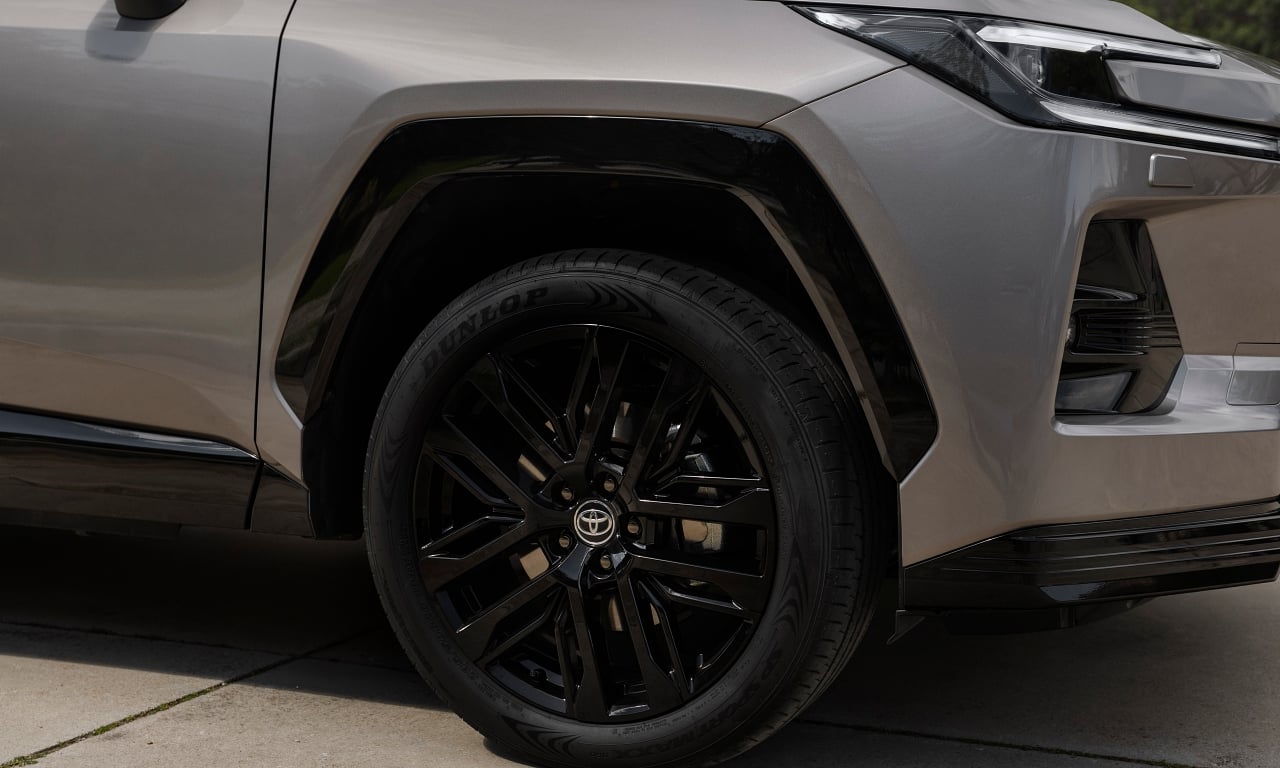 Es y seguirá siendo híbrido: Toyota descarta una versión 100% eléctrica de su mejor SUV y refuerza su apuesta híbrida