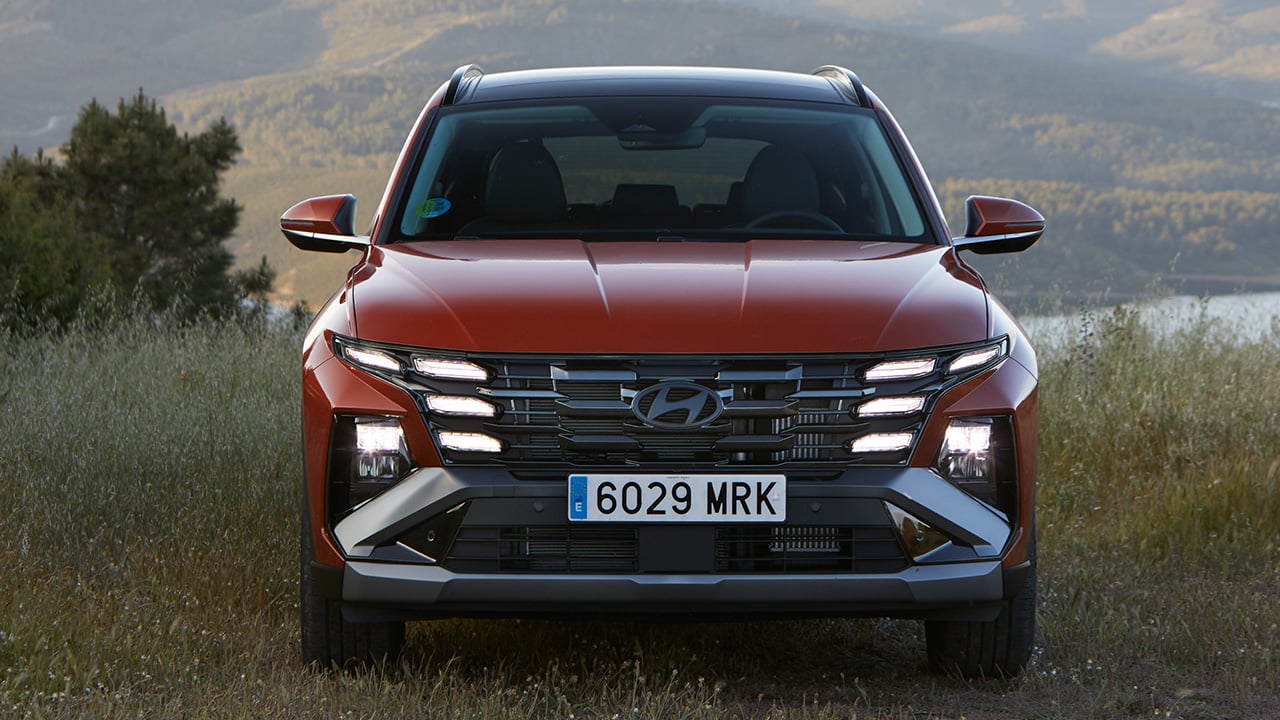 Iguala en fiabilidad a Toyota y gana en potencia, Hyundai aprieta con el TUCSON híbrido con 3.800 € de rebaja