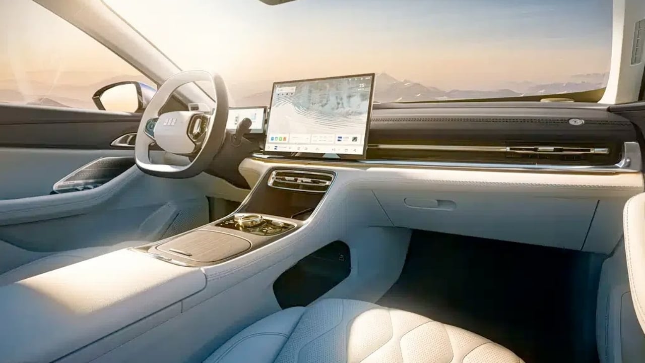 Por 13.700 € y con 550 km de autonomía, el último coche eléctrico de Geely ofrece mucho más de lo que cualquiera pueda necesitar