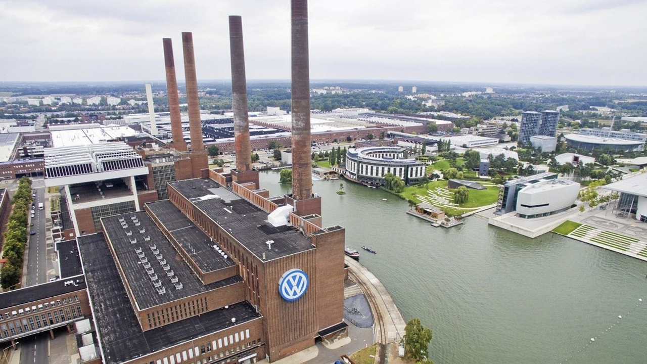 Volkswagen corta privilegios y obliga a sus empleados a pasarse al coche eléctrico