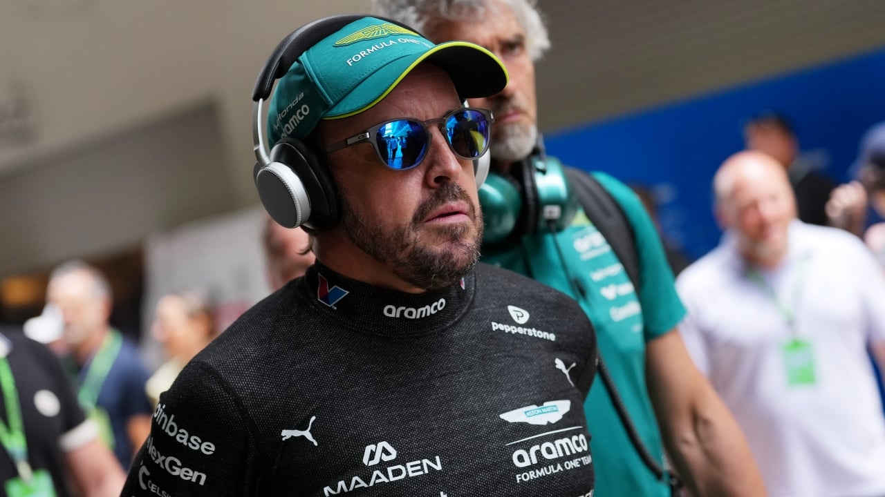 Aston Martin lo niega, pero Alonso desvela un plan que prácticamente confirma la llegada de un AMR26 B