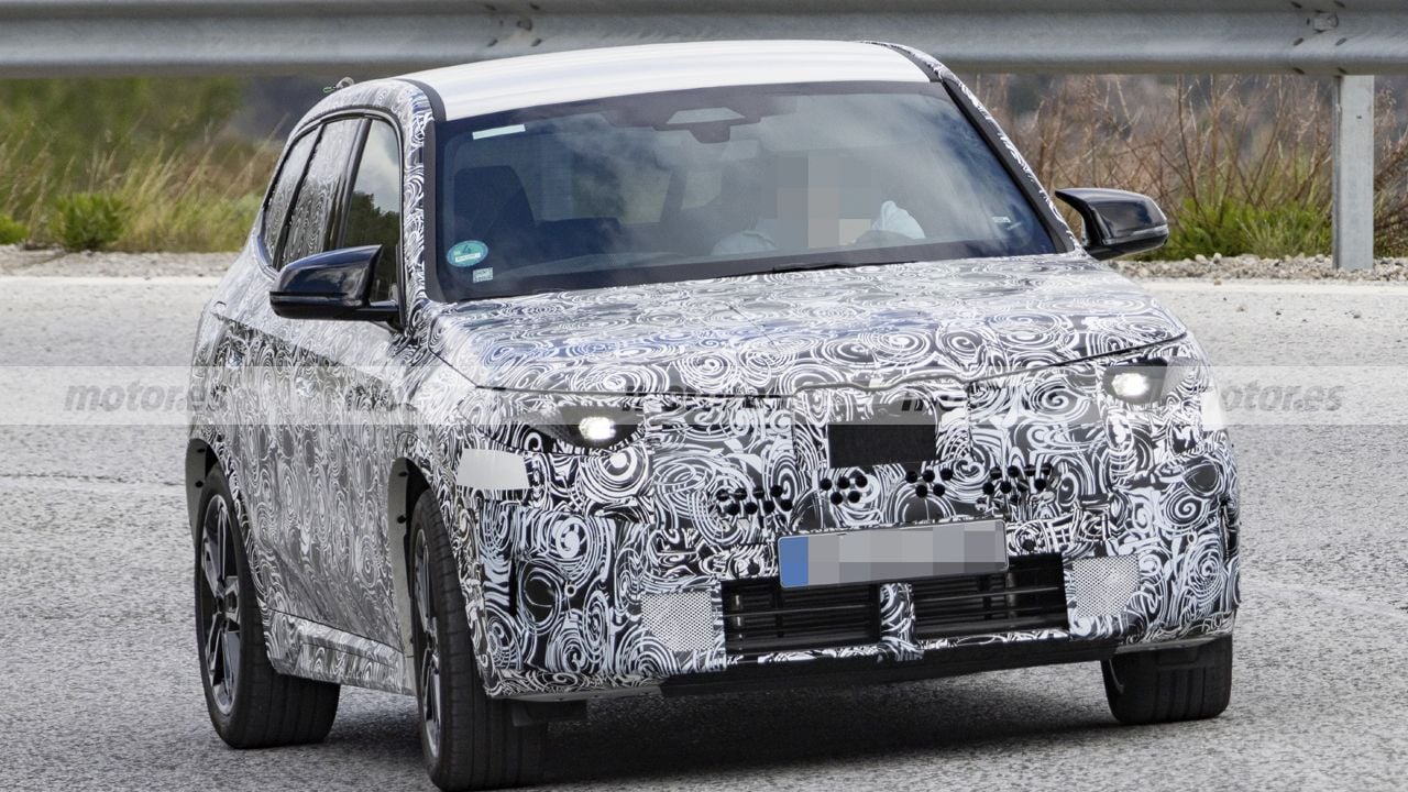 El nuevo BMW X1 M40 2027 ya rueda en pruebas y estas fotos espía adelantan un diseño más agresivo