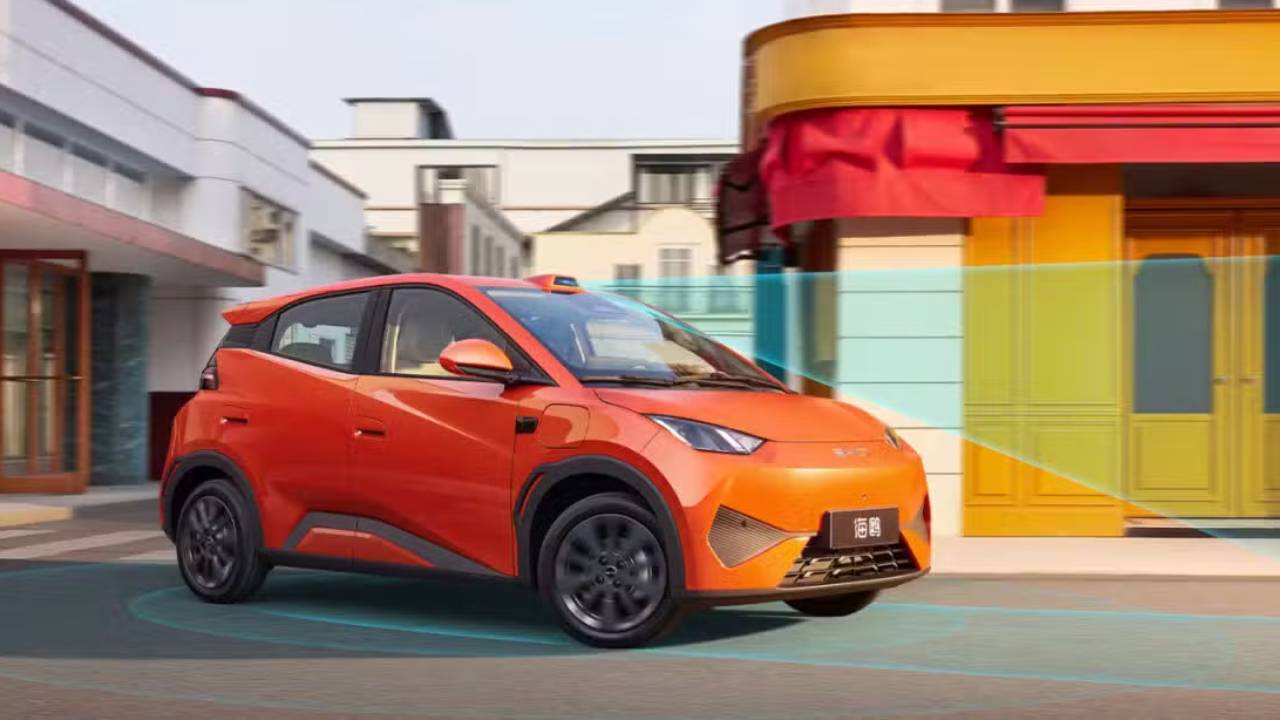 El BYD más barato sube a 405 km y gana conducción urbana autónoma: el Dolphin Surf ya no parece tan básico