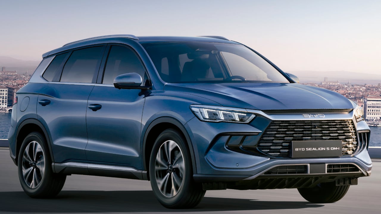El nuevo BYD Sealion 5 DM-i llega a Europa, desde 35.000 euros y más de 1.000 km de autonomía para poner en apuros al Skoda Kodiaq
